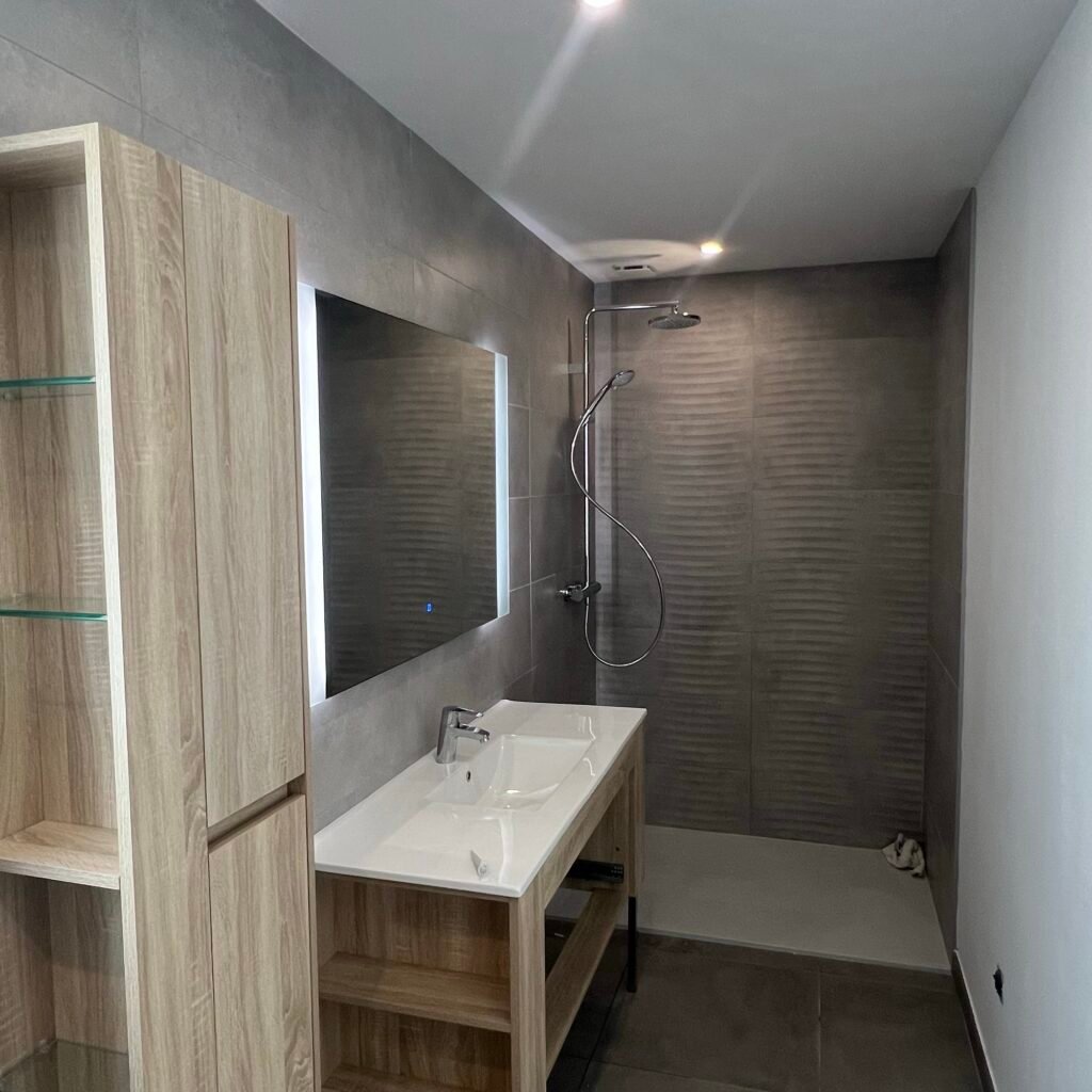 Dse-plomberie - Comment choisir la meilleure entreprise spécialisée en rénovation de cuisine pour un projet durable et esthétique ? - Featured Image 1